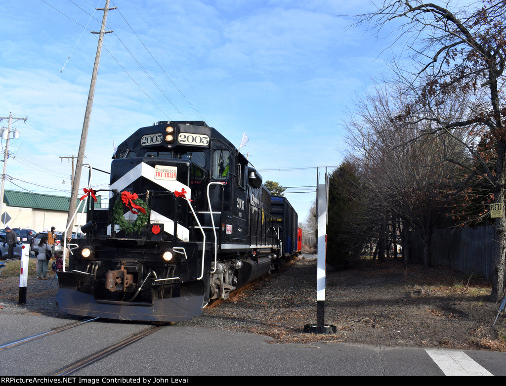 Delaware & Raritan River Railroad TFT Train stopped just north of the Academy Road Grade Crossing